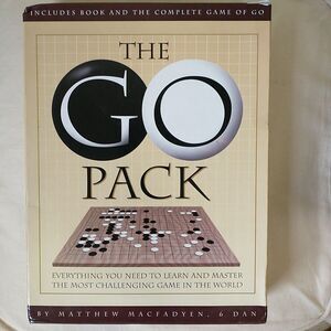 Matthew Macfadyen THE GO PACK Strategy Board Game with Guide Book Carlton Pack
